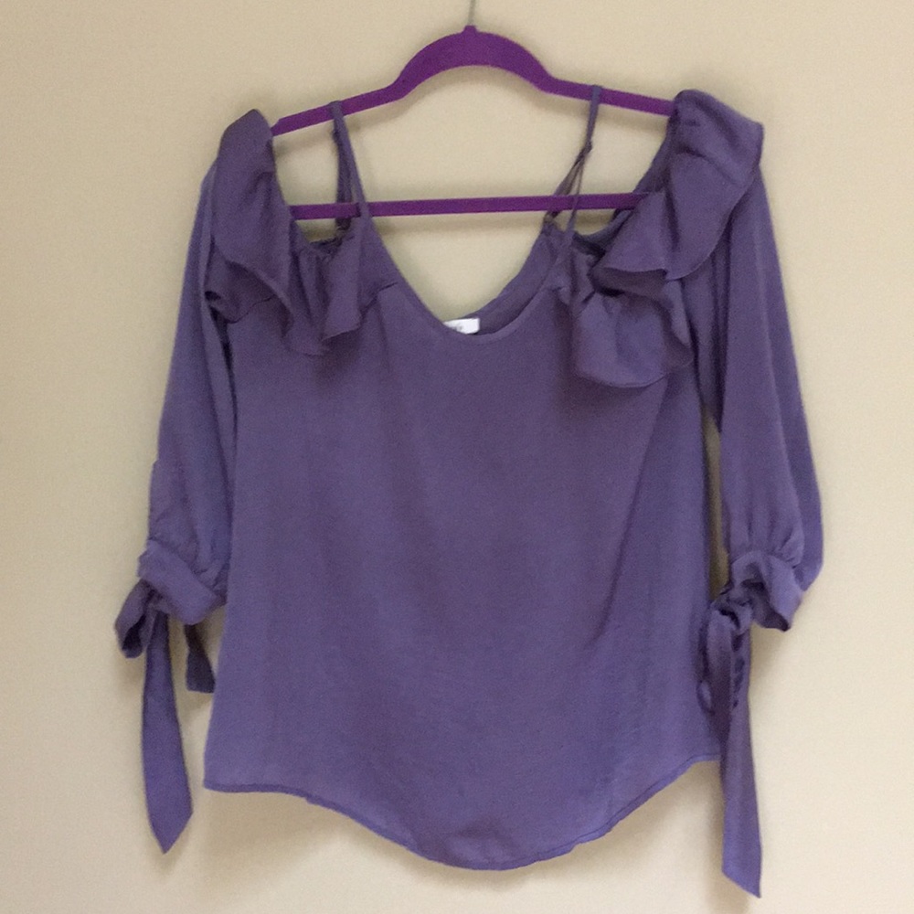 Purple Francesca’s Ruffle cold shoulder top XS - Picture 1 of 6